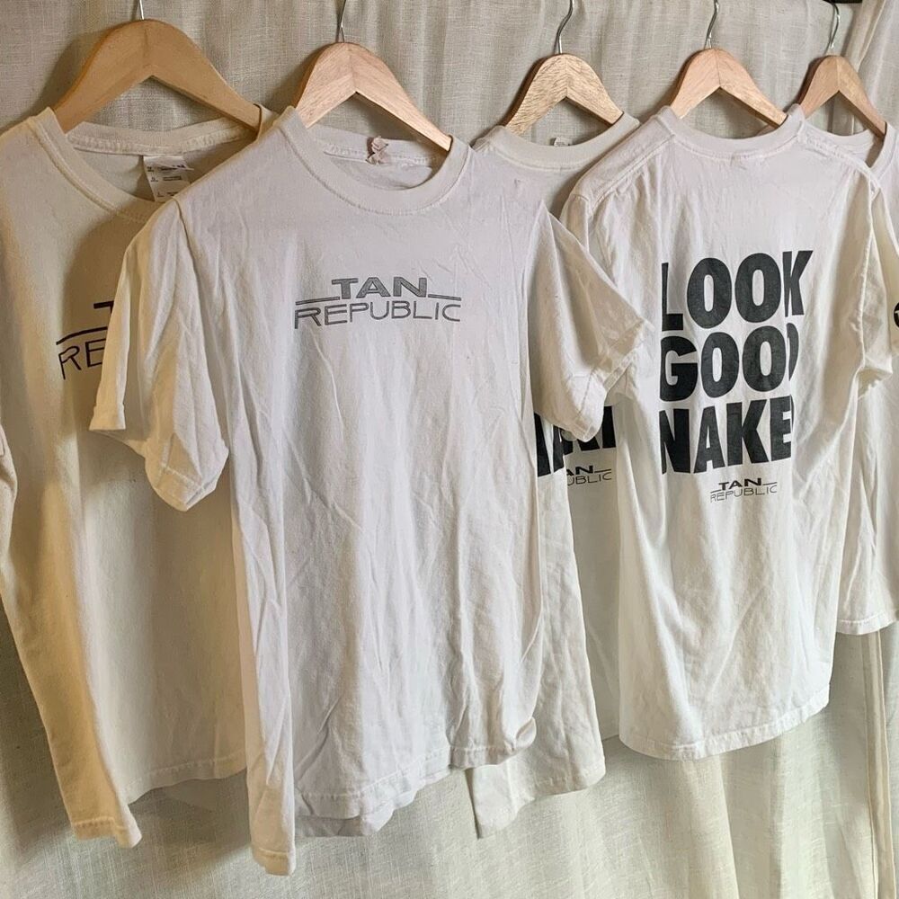 Bundle Tan Republic Branded T-Shirts “Look Good Naked” Size Medium, lot of‎ 5